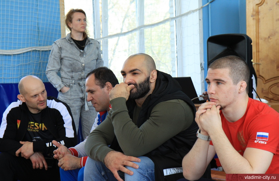 Андрей Шохин открыл соревнования юных борцов «Победители»