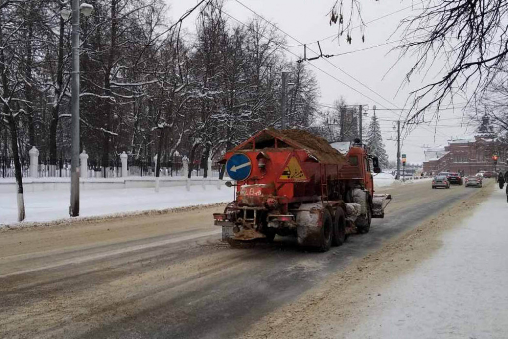 Работа 72 рабочий. Снег во Владимире.