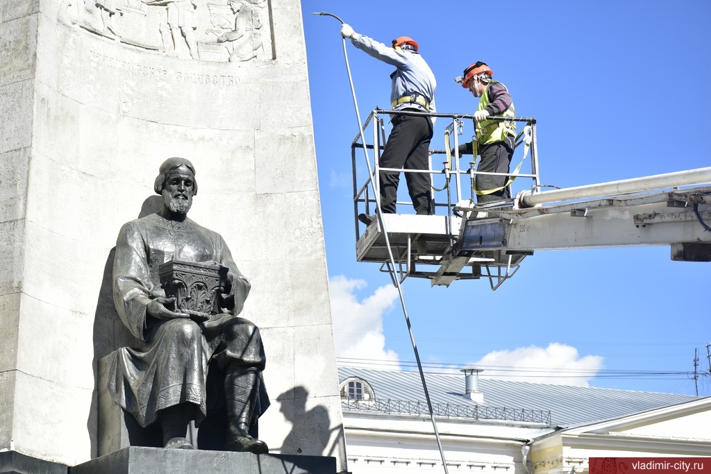 Памятник 850-летию Владимира привели в порядок к юбилейной дате