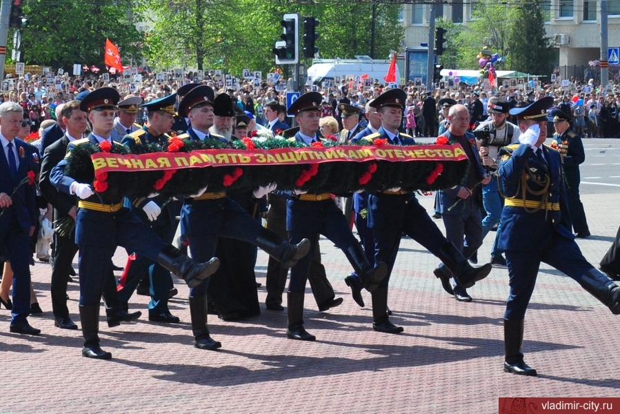 Митинг и парад в честь Дня Победы собрал более 50 тысяч жителей Владимира