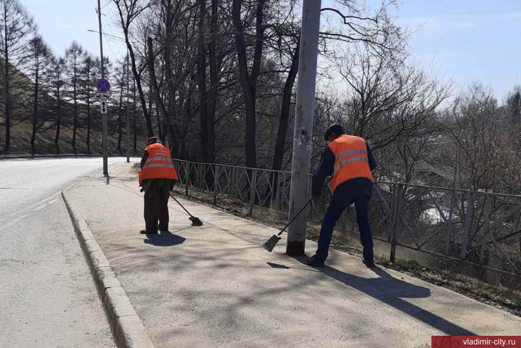 Городские порядки. Во Владимире приведут в порядок. Убирают города весной. Какие службы убирают дороги в гор Королеве.