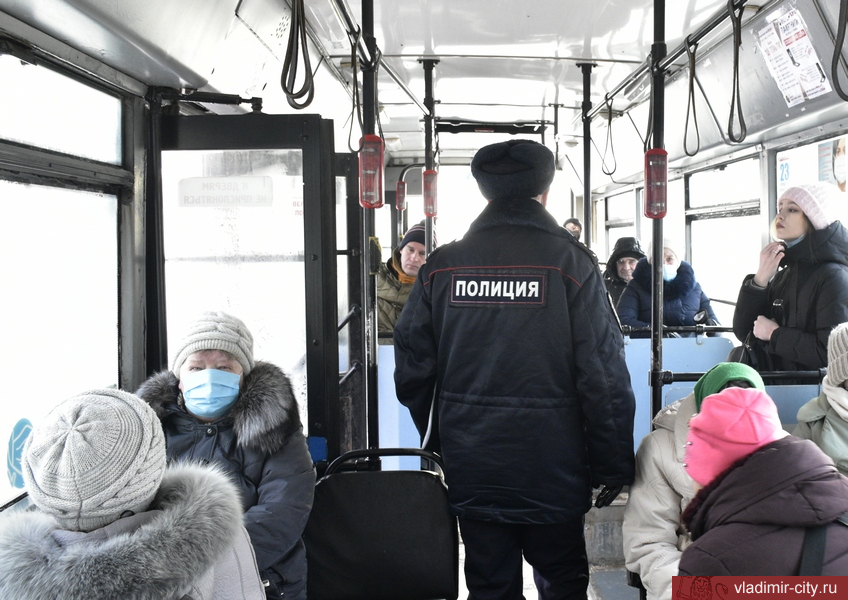 В 22 автобусах и троллейбусах проверено соблюдение «масочного» режима