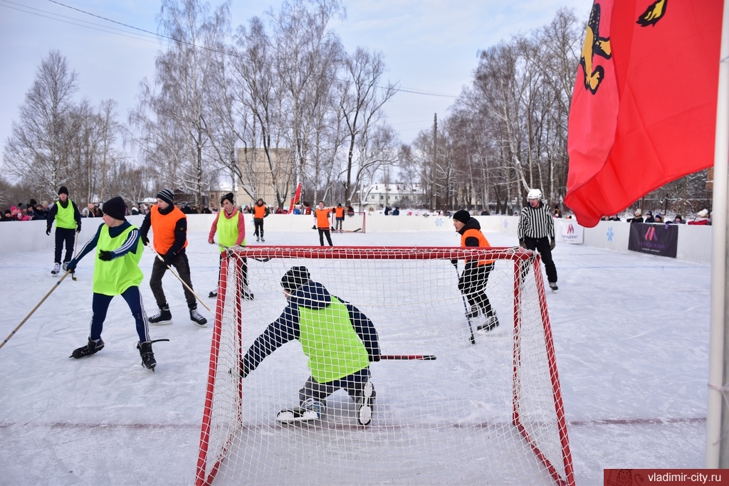 В Оргтруде зимний спортивный сезон открыли на обновленном корте