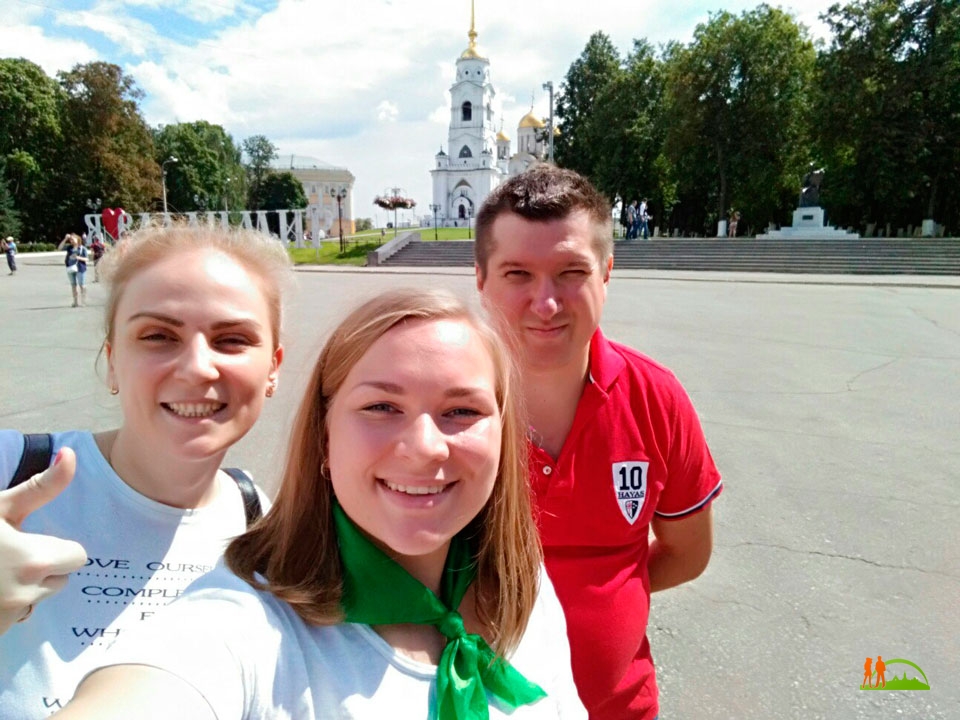 Зарабатываю гидом. Экскурсоводы Владимира лучшие.