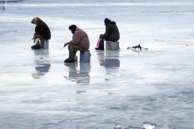 Опасности зимней рыбалки