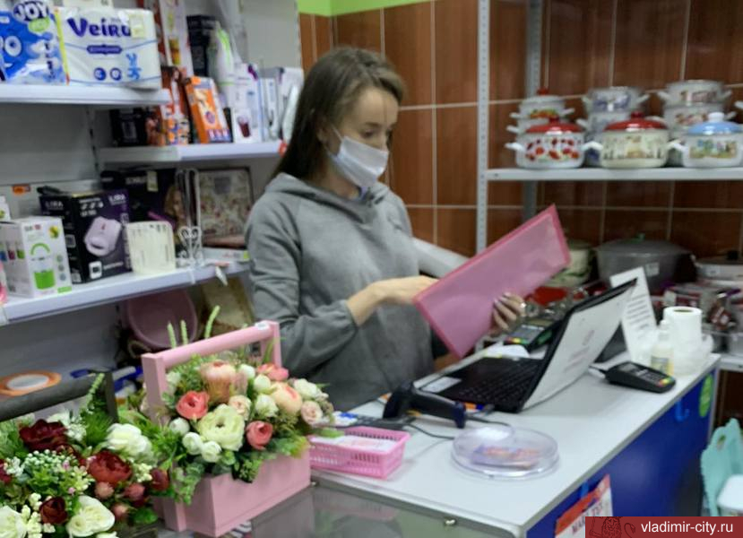 В магазинах Владимира ежедневно проверяется соблюдение масочного режима