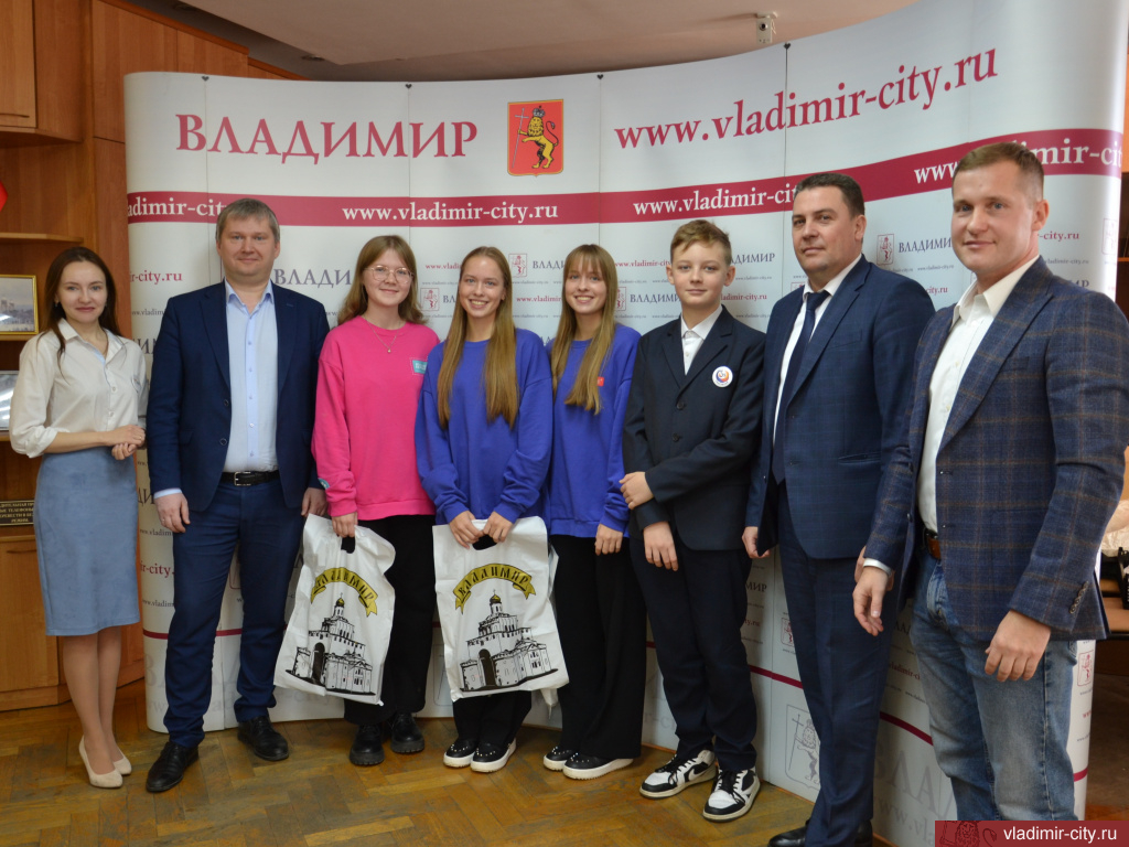 Дмитрий Наумов поздравил владимирских школьников — победителей и призеров «Большой перемены»