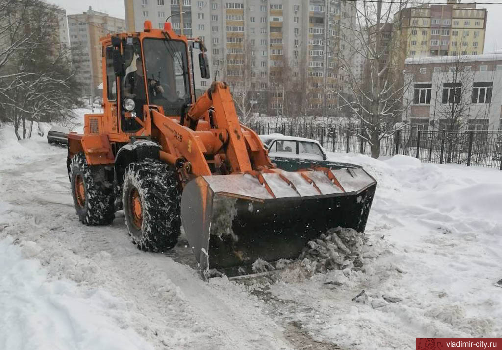 Из Владимира за сутки вывезено свыше 1400 кубометров снега
